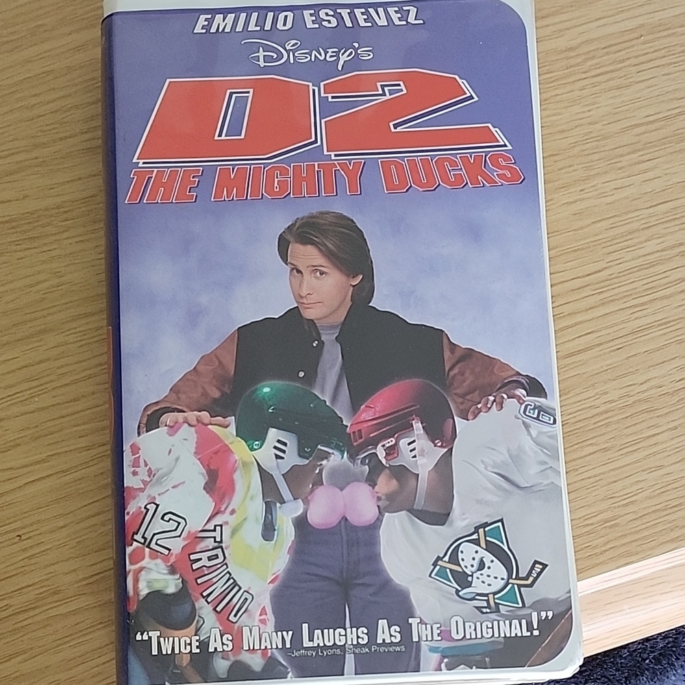 Disney's D2 The Mighty Ducks VHS with Red and Blue